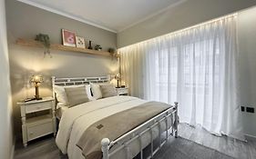 Ixia Home